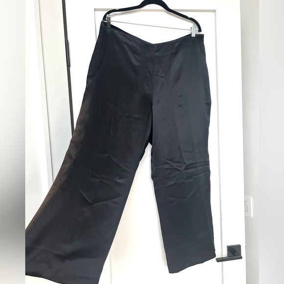 Ralph Lauren Pants - Ralph Lauren Black Women’s silk Wide-Leg Dress Pants